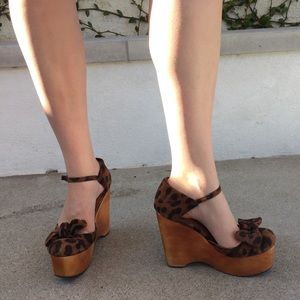 Jeffrey Campbell Daisy D’s